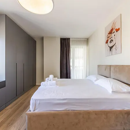 Skai By Appartamento Tirana